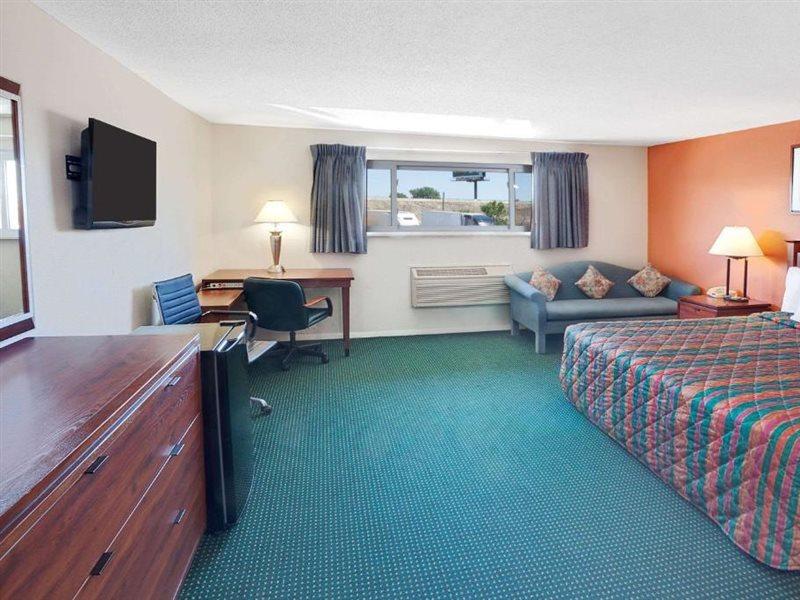 Days Inn By Wyndham Elk Grove Village O'Hare Airport West Εξωτερικό φωτογραφία