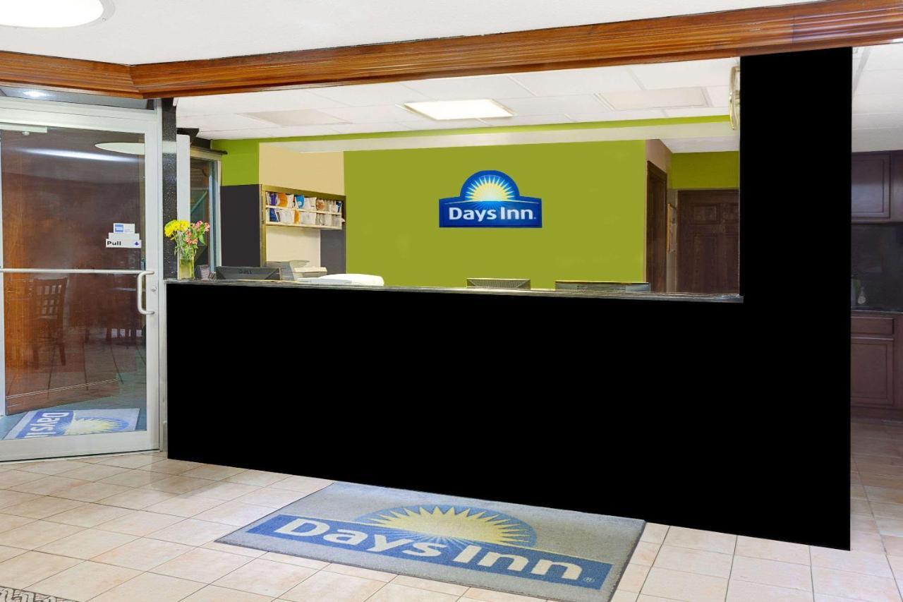 Days Inn By Wyndham Elk Grove Village O'Hare Airport West Εξωτερικό φωτογραφία